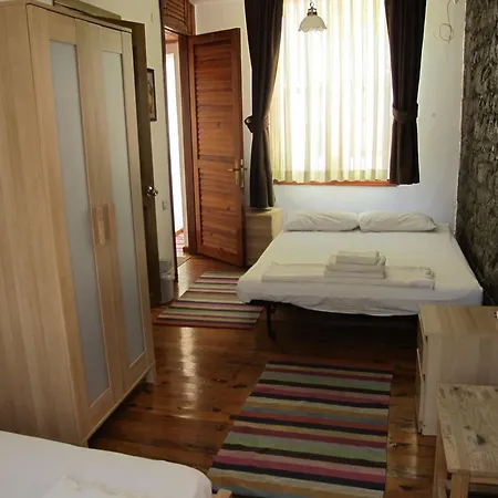 Tas Ev *