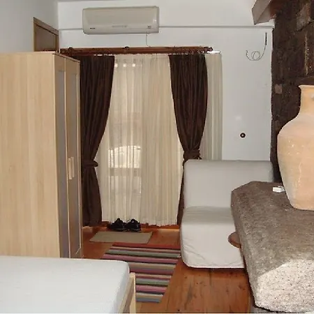 Tas Ev